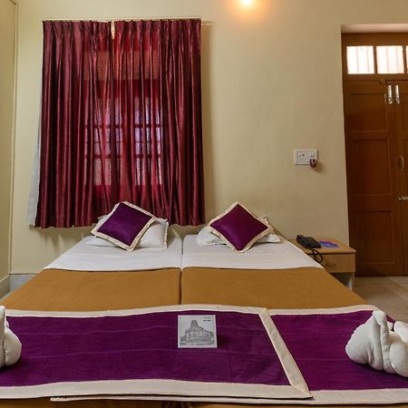 Kstdc Hotel Mayura Chalukya, Badami Exterior photo