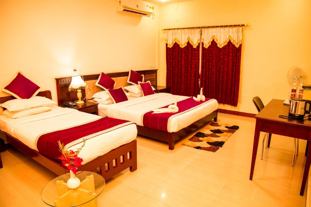 Kstdc Hotel Mayura Chalukya, Badami Exterior photo