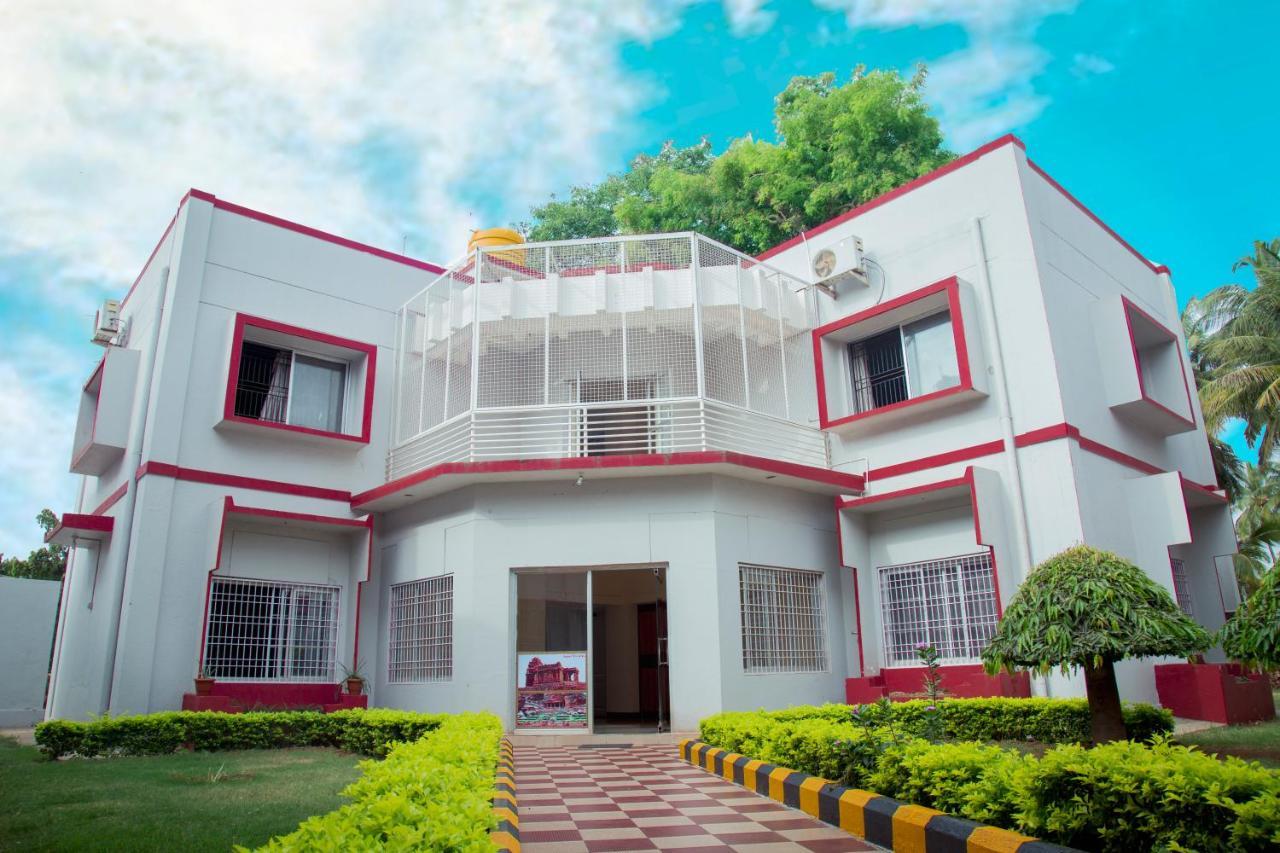 Kstdc Hotel Mayura Chalukya, Badami Exterior photo