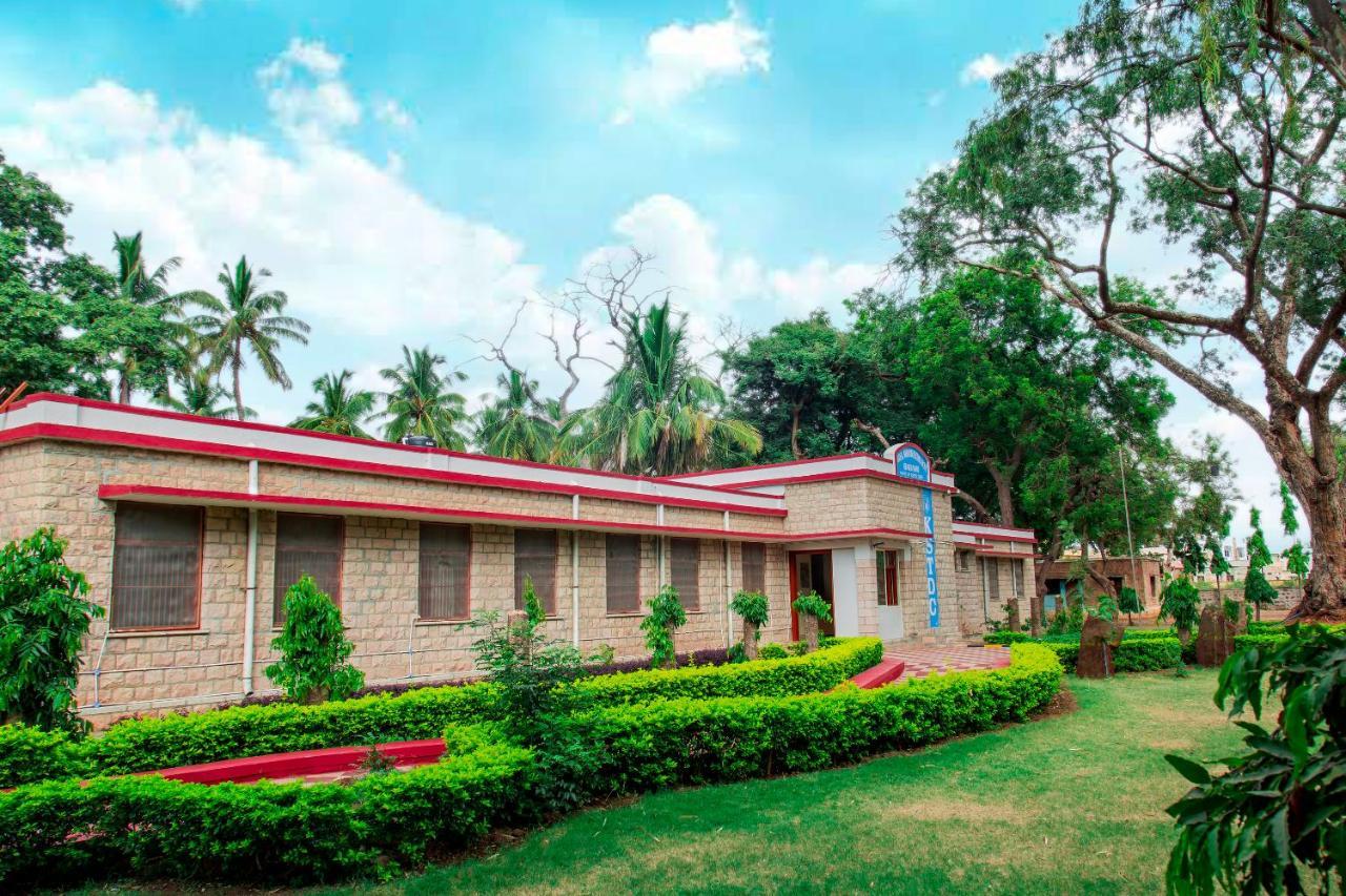 Kstdc Hotel Mayura Chalukya, Badami Exterior photo