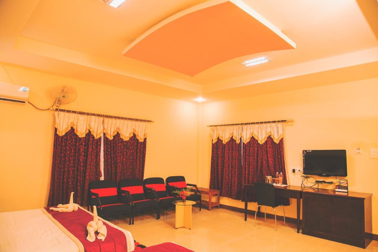 Kstdc Hotel Mayura Chalukya, Badami Exterior photo